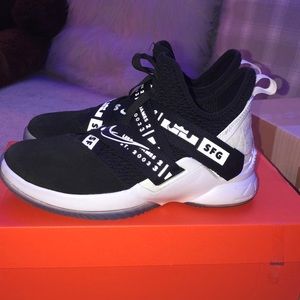 Lebrun Soldier XII Basketball Shoes